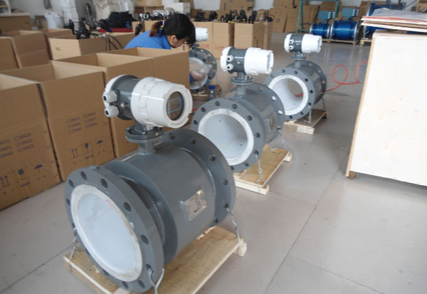 大口徑電磁流量計成品